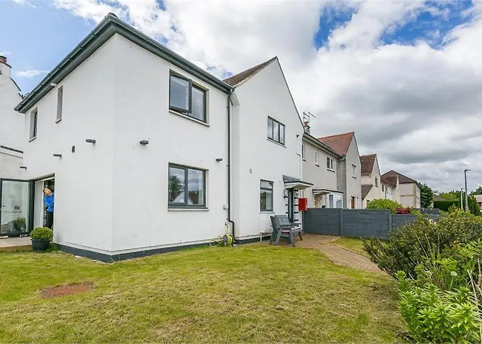 Dreghorn House 4 Bedrooms 3 Toilets 3 Reception Free Parking 233 Mbp Wifi