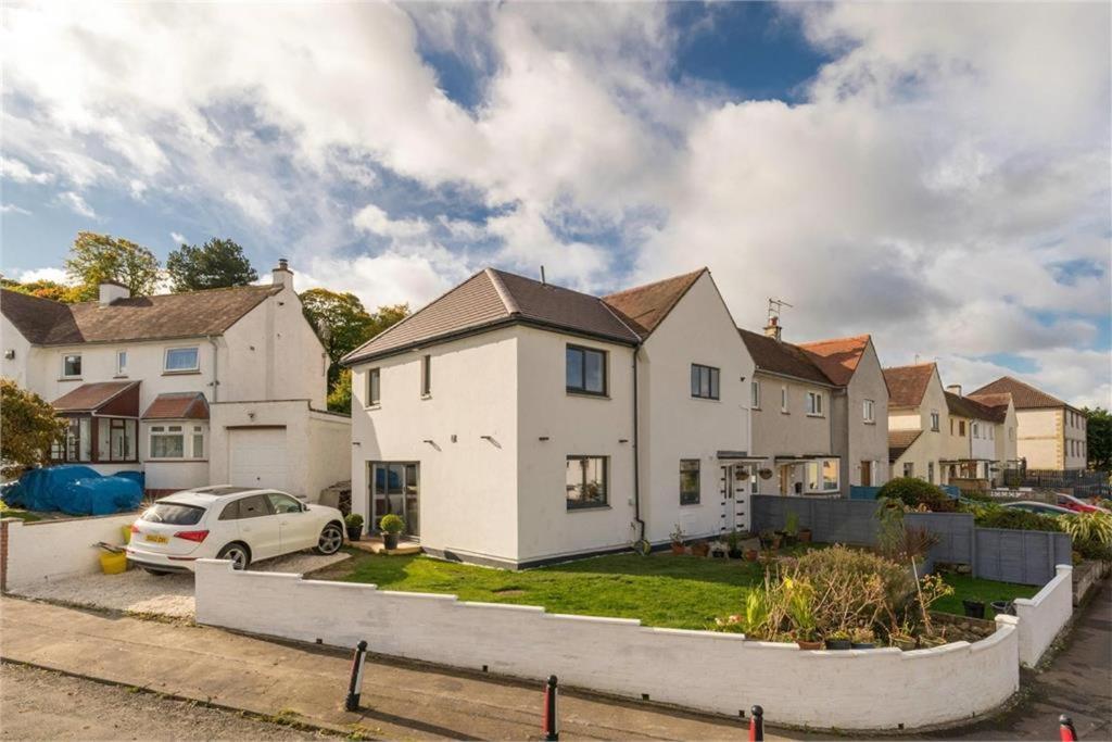 Ferienhaus Dreghorn House 4 Bedrooms 3 Toilets 3 Reception Free Parking 233 Mbp Wifi