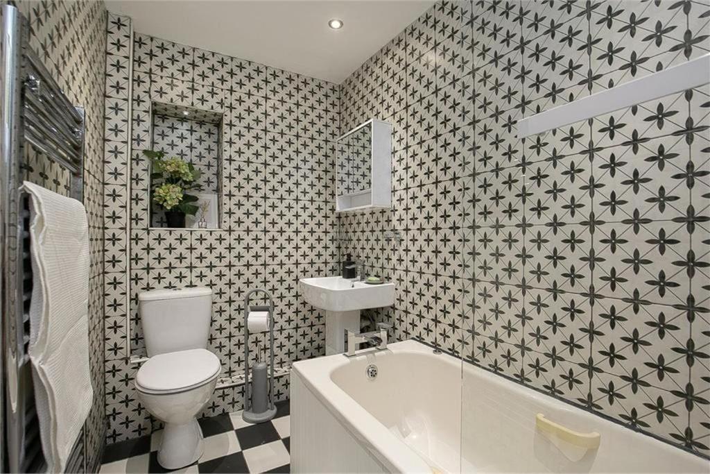 Dreghorn House 4 Bedrooms 3 Toilets 3 Reception Free Parking 233 Mbp Wifi Ferienhaus EDI
