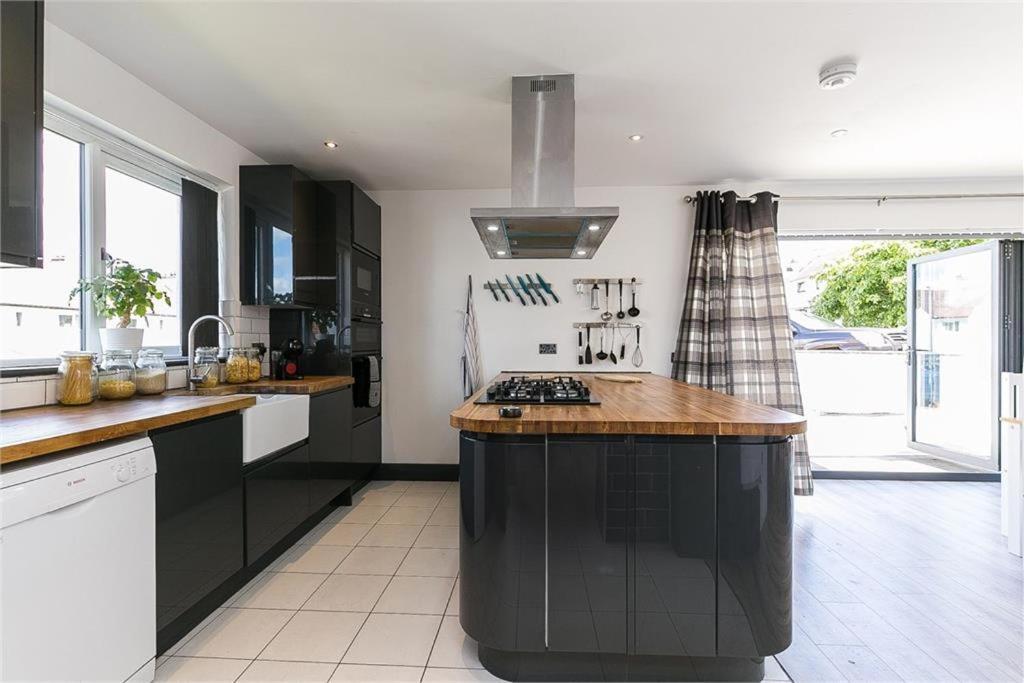 Dreghorn House 4 Bedrooms 3 Toilets 3 Reception Free Parking 233 Mbp Wifi Hébergement de vacances *
