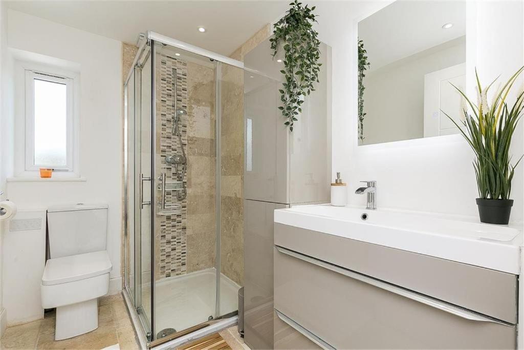 Dreghorn House 4 Bedrooms 3 Toilets 3 Reception Free Parking 233 Mbp Wifi Hébergement de vacances *